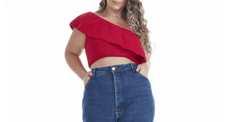 Arrase no natal com o cropped de um ombro só em crochê: Receita com gráficos