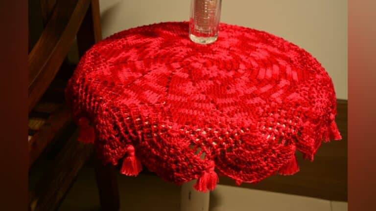 Toalha de Mesa em Crochê Anne  com Tassel