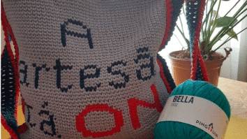 Bolsa crochê fio conduzido  artesã tá on!