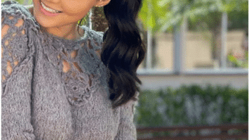 Blusa com Pala de Flores em Crochê