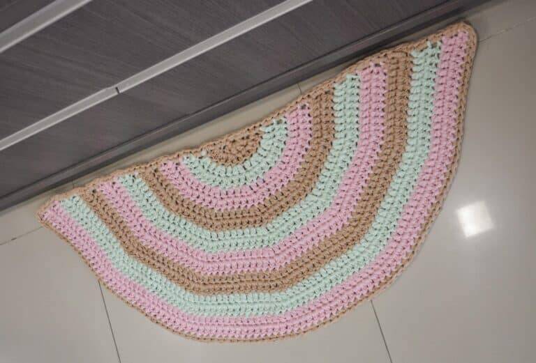 Faça o charmoso: Tapete de crochê Arco Iris