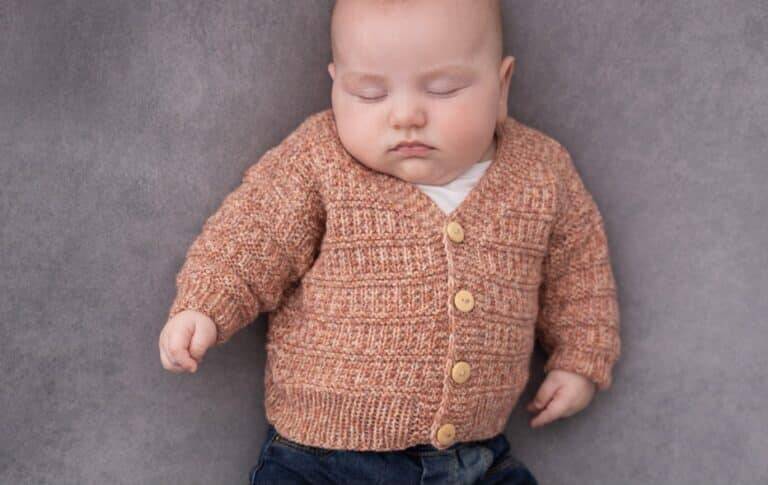 Faça o Cardigã Infantil em Tricô e deixe seu bebê quentinho