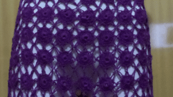 Saia roxa delicada plus size de crochê