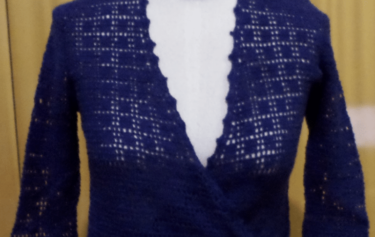 Blusa transpassada colorê