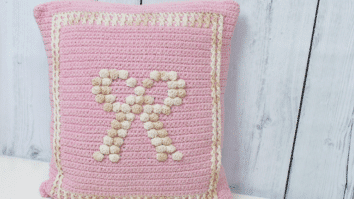 Almofada de Laço de Crochê