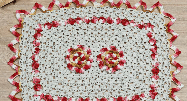 Tapete de crochê rosa e caramelo