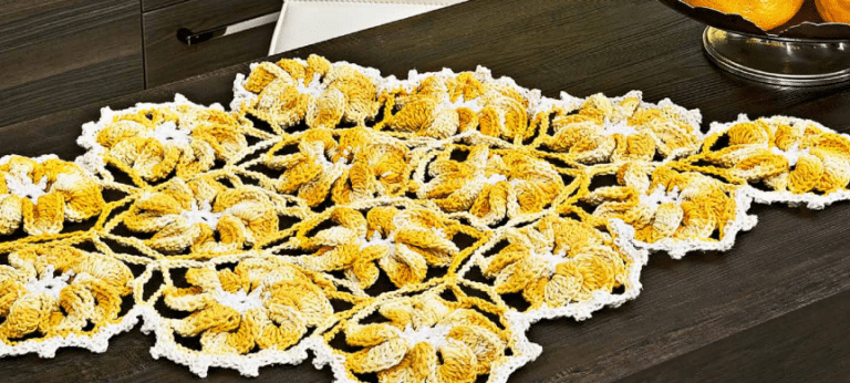 Caminho de mesa de crochê margaridas