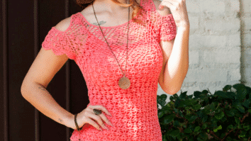 Blusa de crochê coral