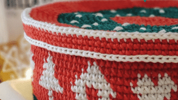 Lata de biscoito Natalina em Crochê