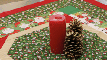 Encanto Florestal: Toalha de Natal em Patchwork