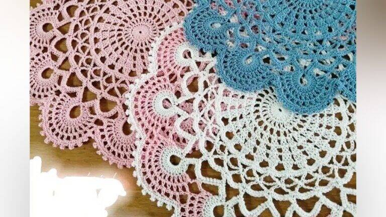 Surpreenda Se Com Lindos Centros de Mesa e Sousplats de Crochê – Inspirações e Gráficos!