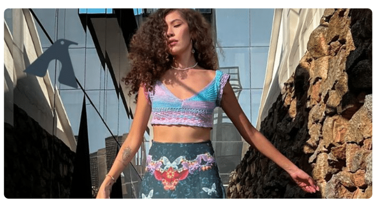 Cropped Sereia Carioca de Crochê: Encanto e Estilo nas Ondas do Mar