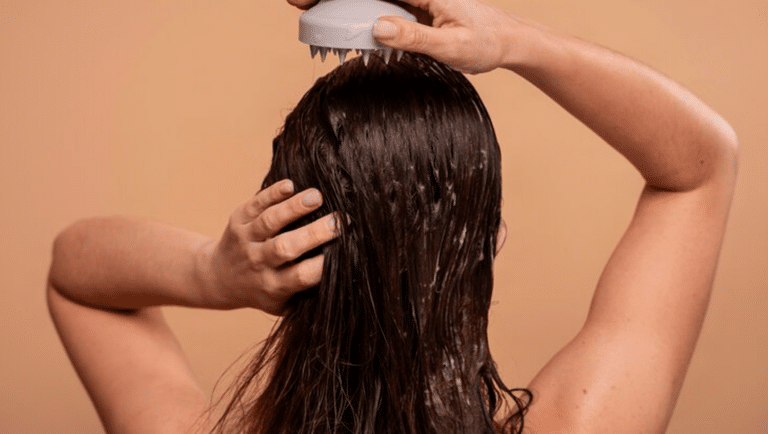 Dormir com Cabelo Molhado: Mitos, Riscos e Dicas de Cuidado Essenciais!