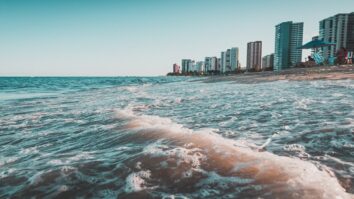 Estudo Indica 10 Cidades Que O Mar Vai Engolir, Duas São Do Brasil