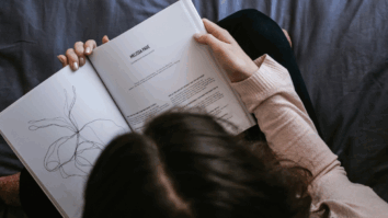 Conheça 4 opções de leitura para quem busca mais autoestima elevada, inteligência emocional e autoconfiança - Foto: Unsplash