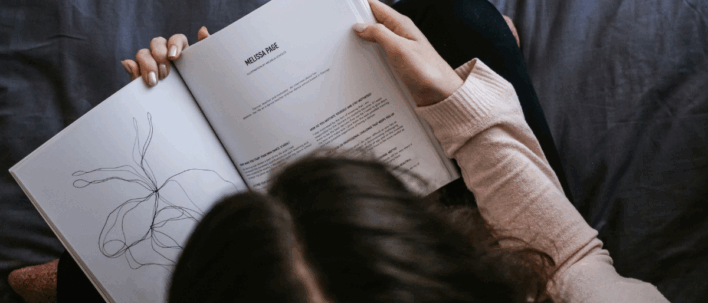 Conheça 4 opções de leitura para quem busca mais autoestima elevada, inteligência emocional e autoconfiança - Foto: Unsplash