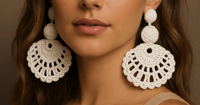 Crochê para Iniciantes: Brincos em Crochê Moderno e Sofisticados Feitos à Mão!; Tutorial de Como Endurecer Crochê - Imagem Gerada por IA exclusivamente para Katia Ribeiro, Caso reproduza a imagem em algum site, não esqueça de dar os créditos para Katia Ribeiro.