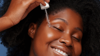 Você sabe qual a diferença entre séruns e cremes hidratantes para o rosto? Vem que te explico!