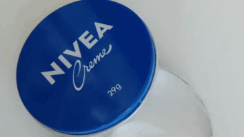 7 Motivos incríveis para você ter o Nívea da latinha azul com você todos os dias!