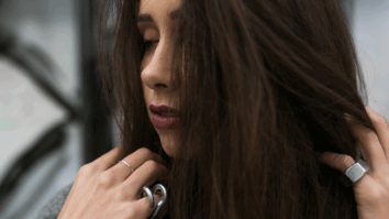 O Shampoo Natural Que Tonaliza os Fios e Virou Febre nos Salões Mais Modernos