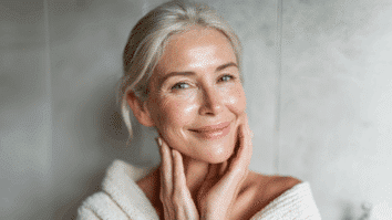 Mulher com a pele viçosa e hidratada