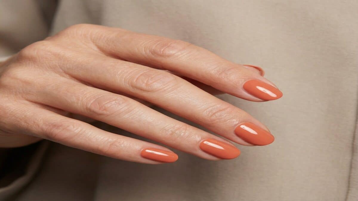 Esmalte Coral Laranja Suave