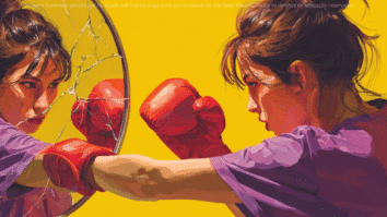 Mulher com luvas de boxe lutando contra o próprio reflexo em um espelho