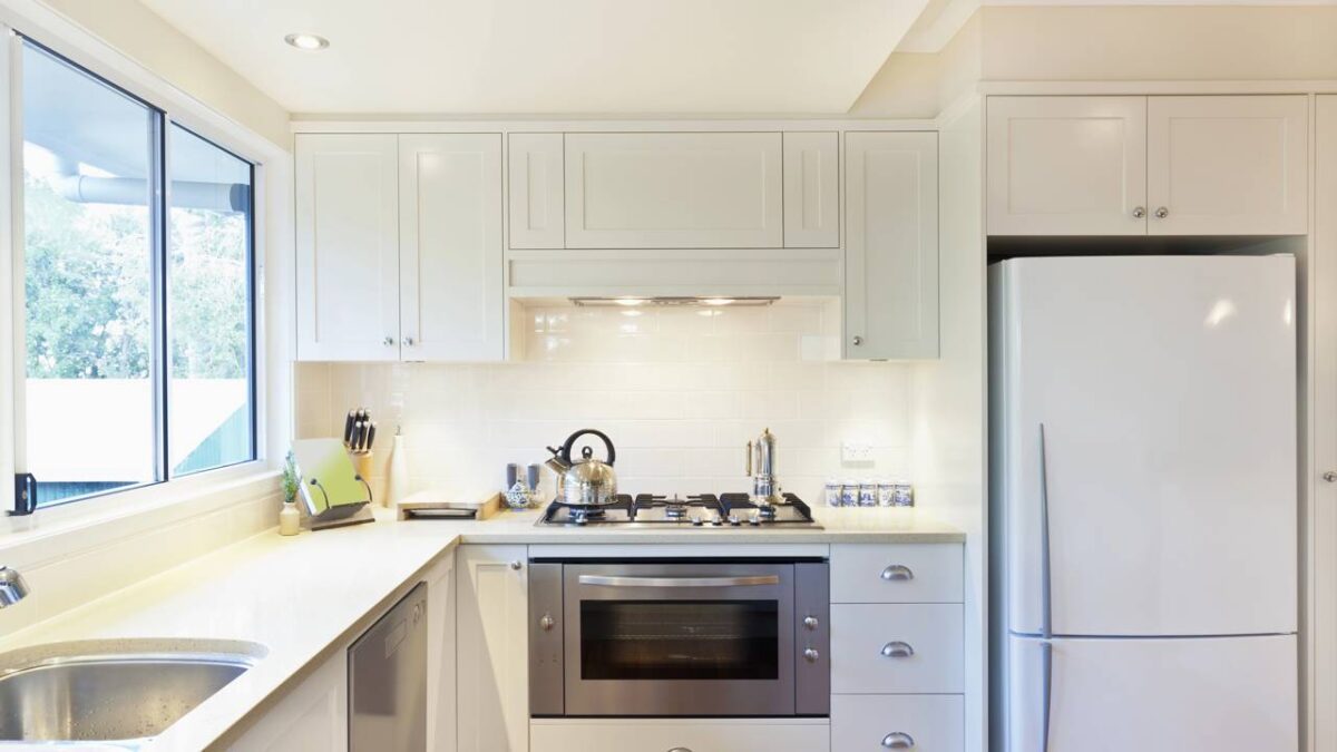 Design de cozinha moderna com eletrodomésticos de última geração