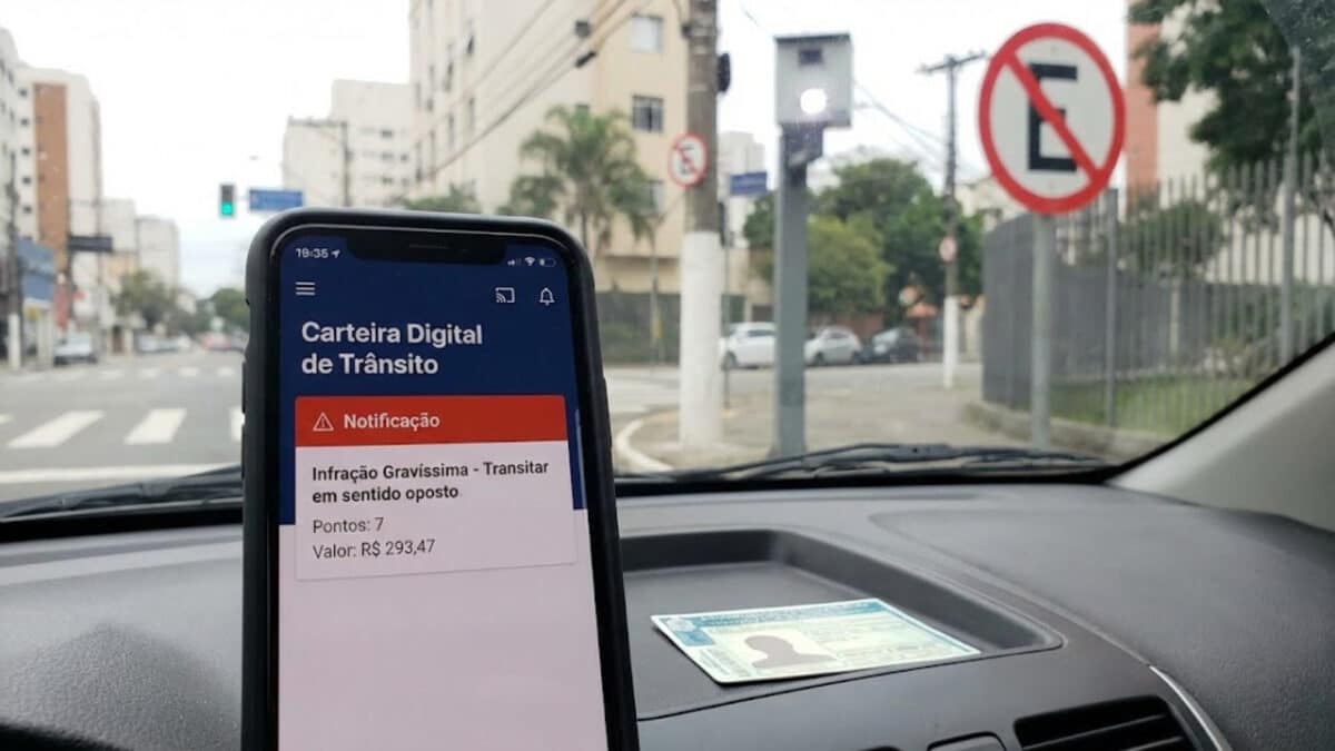 Nova placa de trânsito: saiba se a informação é verdadeira ou falsa