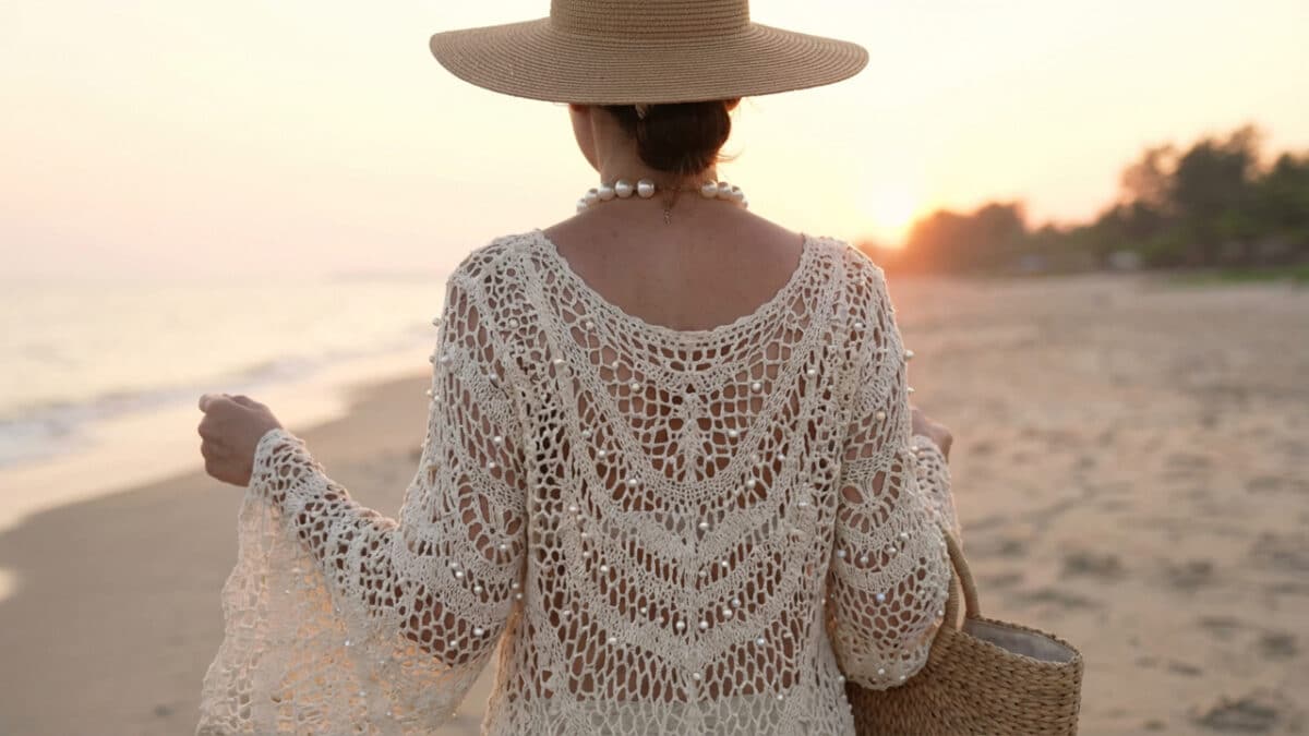 Como fazer saída de praia em crochê com pérolas para o verão 2026