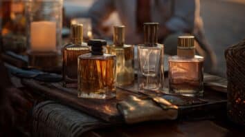 Frascos de perfumes genéricos (apenas para ilustração do artigo)